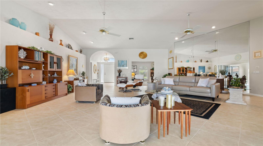 Punta Gorda, Florida 33950, 3 Bedroom Bedrooms, ,2 Bathroombathrooms,Residential,For Sale,Suzi,0,Mfrc7529571