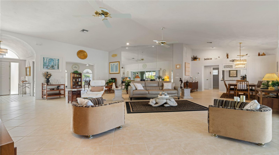 Punta Gorda, Florida 33950, 3 Bedroom Bedrooms, ,2 Bathroombathrooms,Residential,For Sale,Suzi,0,Mfrc7529571