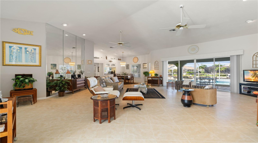 Punta Gorda, Florida 33950, 3 Bedroom Bedrooms, ,2 Bathroombathrooms,Residential,For Sale,Suzi,0,Mfrc7529571