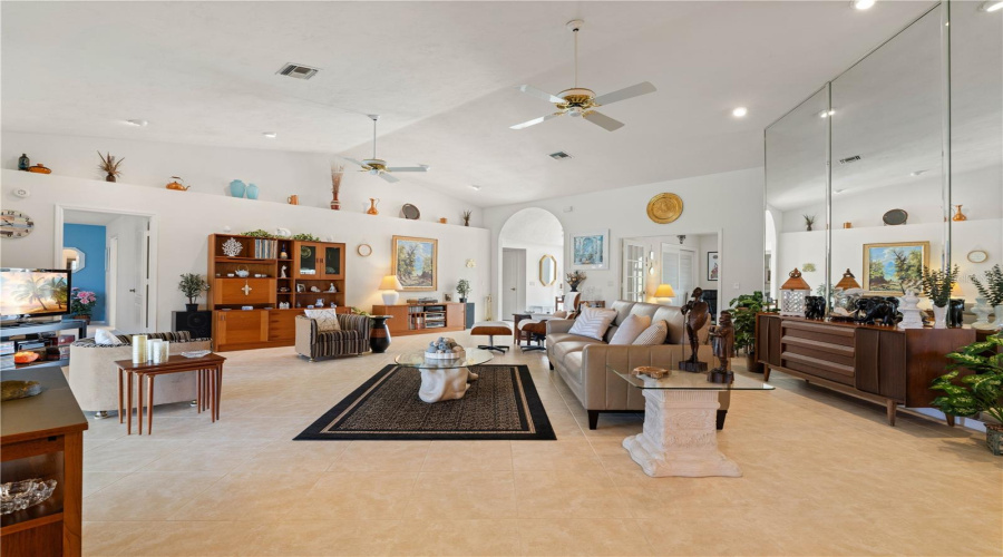 Punta Gorda, Florida 33950, 3 Bedroom Bedrooms, ,2 Bathroombathrooms,Residential,For Sale,Suzi,0,Mfrc7529571