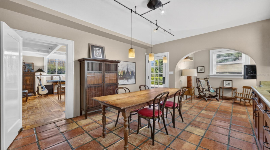 Summer Dining/Living Areas With Doors To Outdoor Living Spaces