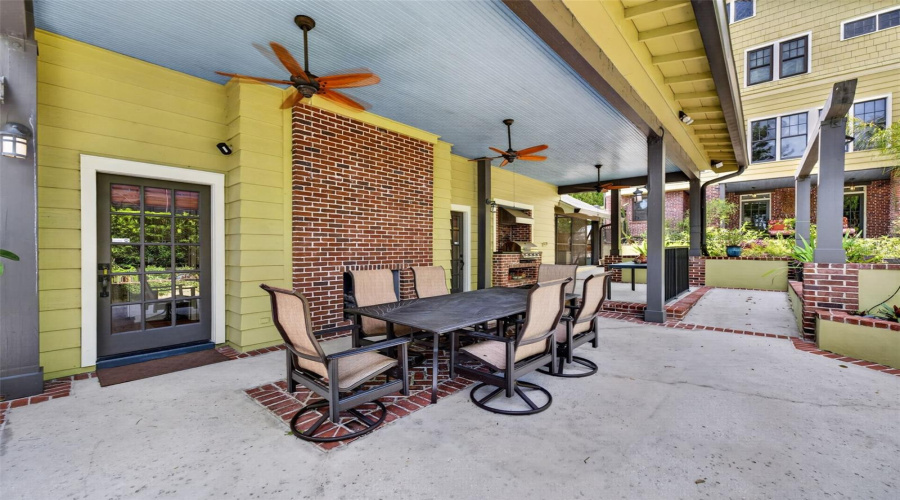 Lanai With Dining And Grilling Areas