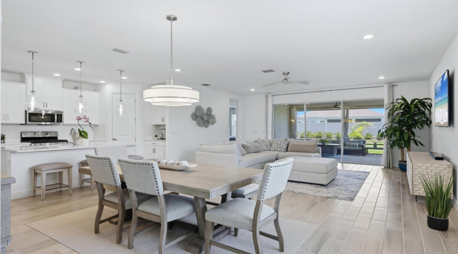 Palmetto, Florida 34221, 3 Bedroom Bedrooms, ,2 Bathroombathrooms,Residential,For Sale,Savino,0,Mfra4699077