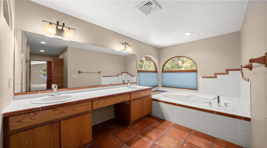 Weirsdale, Florida 32195, 4 Bedroom Bedrooms, ,4 Bathroombathrooms,Residential,For Sale,Sunset Harbor,0,Mfrom721755