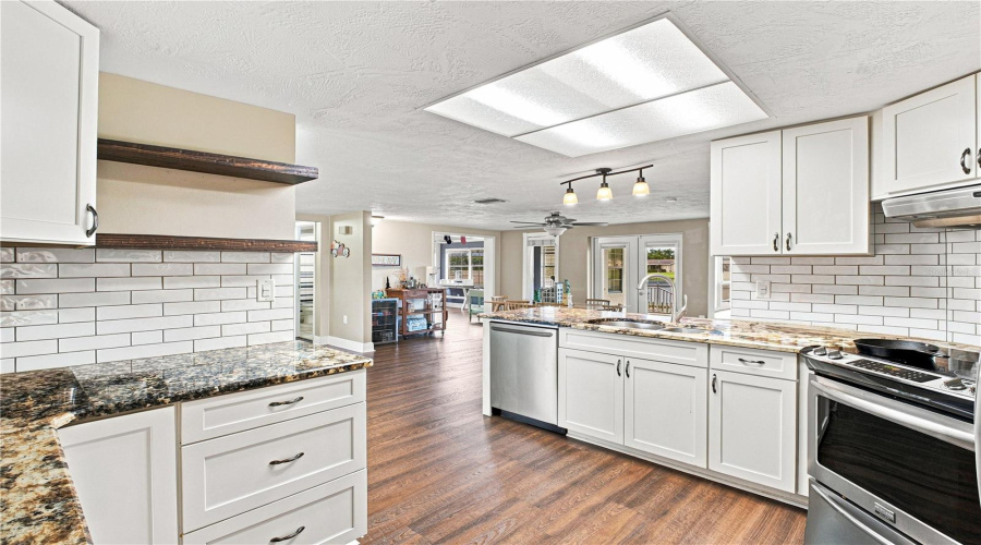 New Port Richey, Florida 34653, 3 Bedroom Bedrooms, ,2 Bathroombathrooms,Residential,For Sale,Otter,0,Mfrtb8517109
