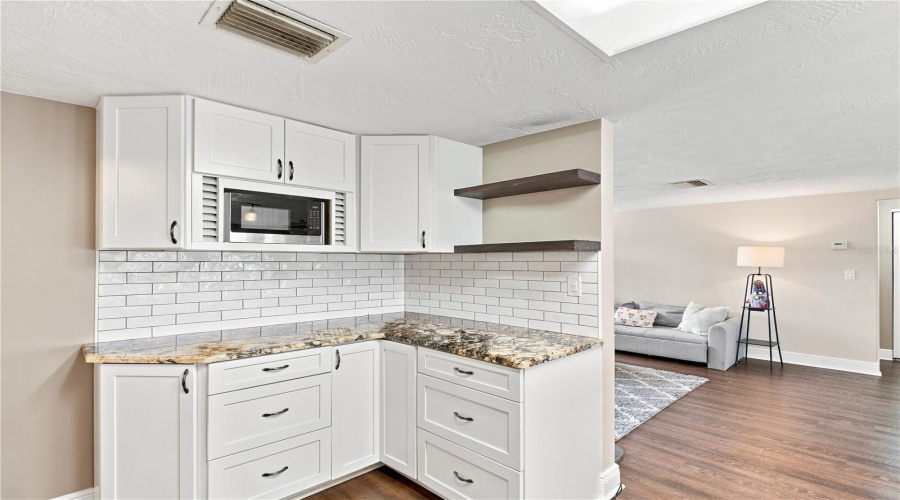 New Port Richey, Florida 34653, 3 Bedroom Bedrooms, ,2 Bathroombathrooms,Residential,For Sale,Otter,0,Mfrtb8517109