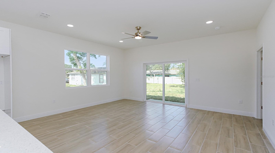 Sanford, Florida 32771, 3 Bedroom Bedrooms, ,2 Bathroombathrooms,Residential,For Sale,Pomegranite,0,Mfro6385796
