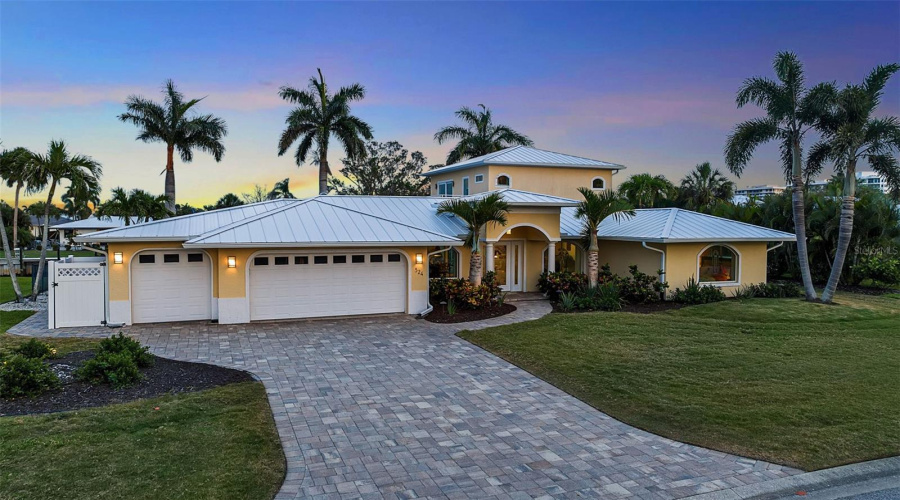 Longboat Key, Florida 34228, 3 Bedroom Bedrooms, ,3 Bathroombathrooms,Residential,For Sale,Hornblower,0,Mfra4692210