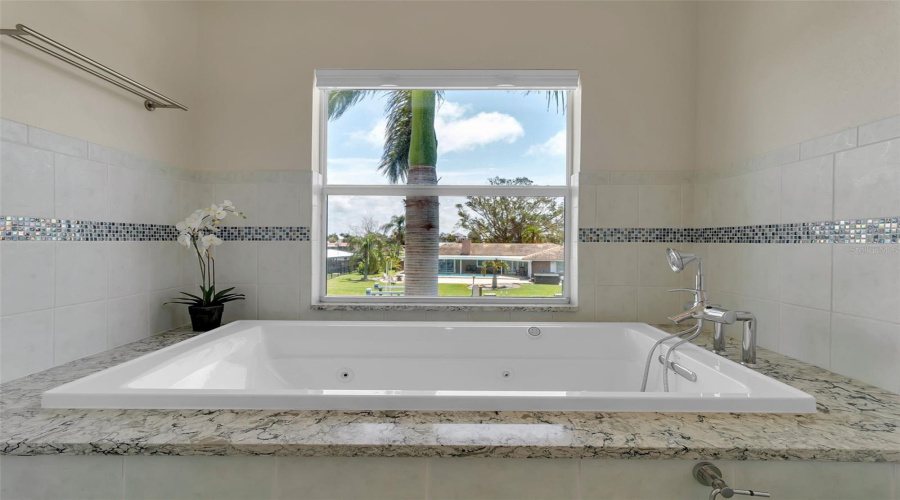 Primary Jetted Tub