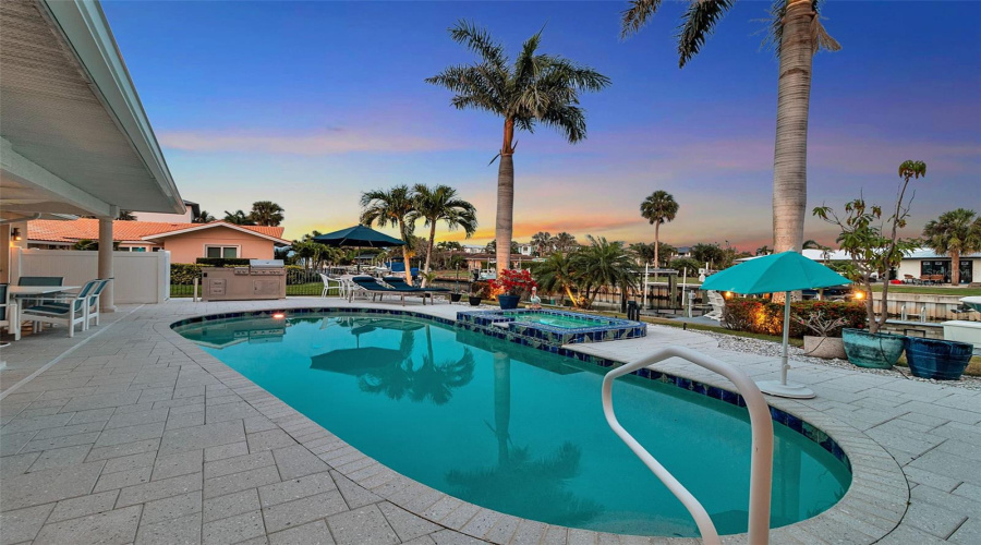 Longboat Key, Florida 34228, 3 Bedroom Bedrooms, ,3 Bathroombathrooms,Residential,For Sale,Hornblower,0,Mfra4692210