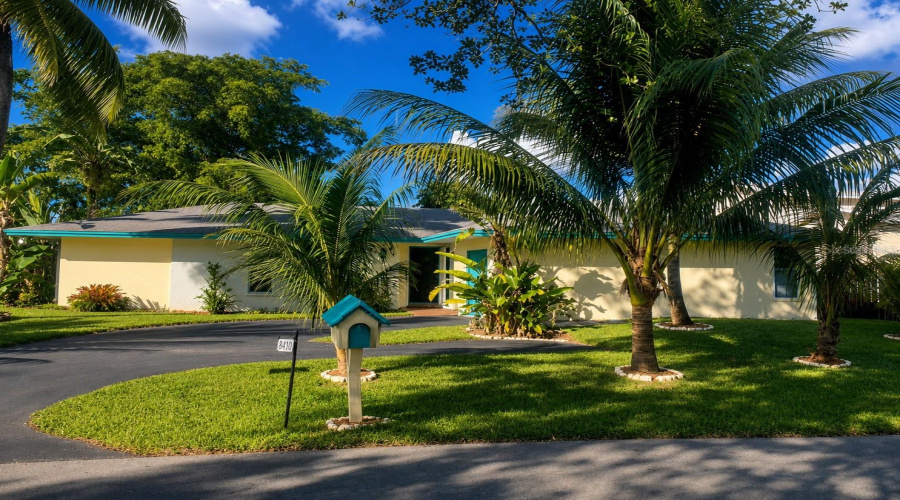 Davie, Florida 33314, 3 Bedroom Bedrooms, ,2 Bathroombathrooms,Residential,For Sale,42Nd,0,Mfro6409135