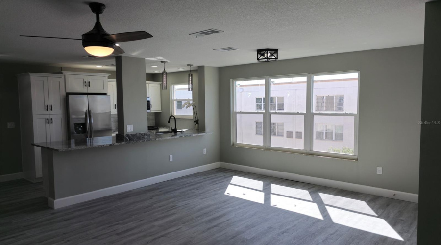 Kitchen And Bar
