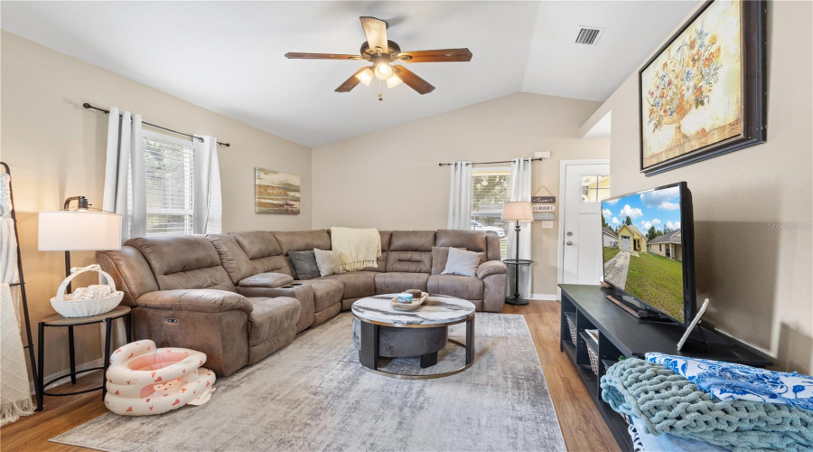 Chiefland, Florida 32626, 3 Bedroom Bedrooms, ,2 Bathroombathrooms,Residential,For Sale,2Nd,0,Mfrgc541366