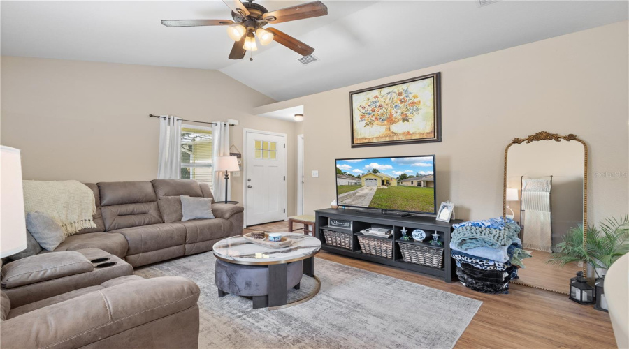 Chiefland, Florida 32626, 3 Bedroom Bedrooms, ,2 Bathroombathrooms,Residential,For Sale,2Nd,0,Mfrgc541366