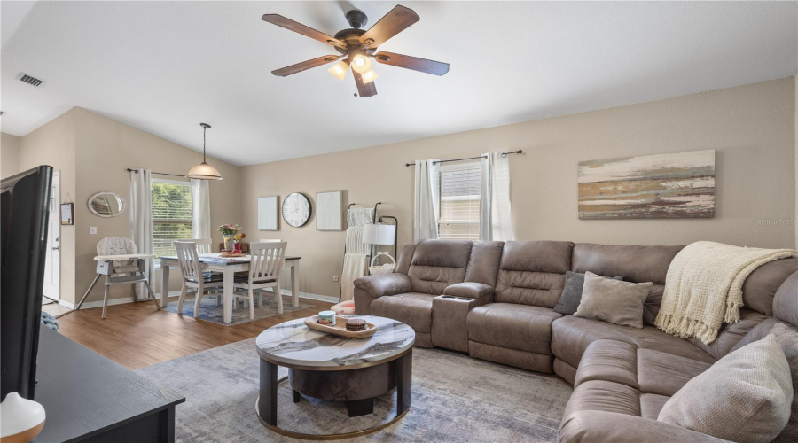 Chiefland, Florida 32626, 3 Bedroom Bedrooms, ,2 Bathroombathrooms,Residential,For Sale,2Nd,0,Mfrgc541366