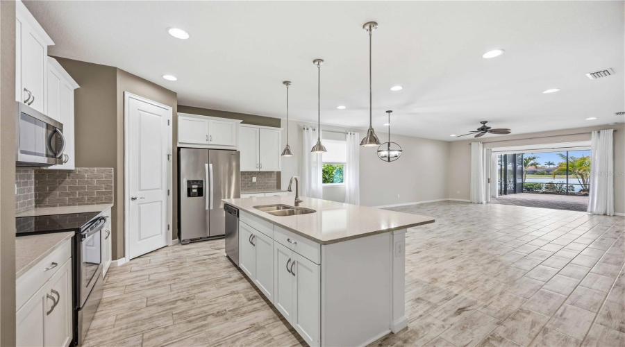 Venice, Florida 34293, 3 Bedroom Bedrooms, ,2 Bathroombathrooms,Residential,For Sale,Renaissance,0,Mfra4691899