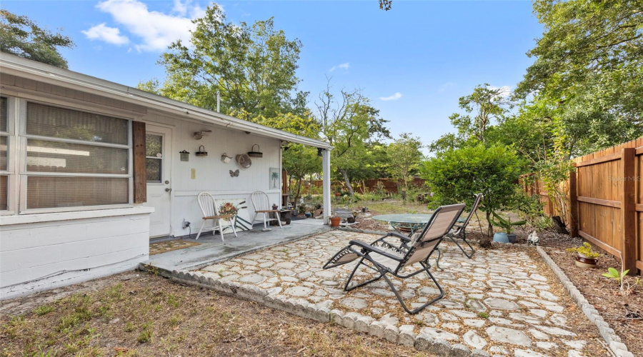 Tampa, Florida 33616, 3 Bedroom Bedrooms, ,1 Bathroombathrooms,Residential,For Sale,Lois,0,Mfrtb8541746