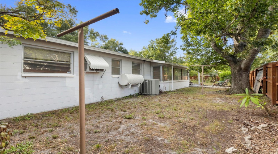 Tampa, Florida 33616, 3 Bedroom Bedrooms, ,1 Bathroombathrooms,Residential,For Sale,Lois,0,Mfrtb8541746