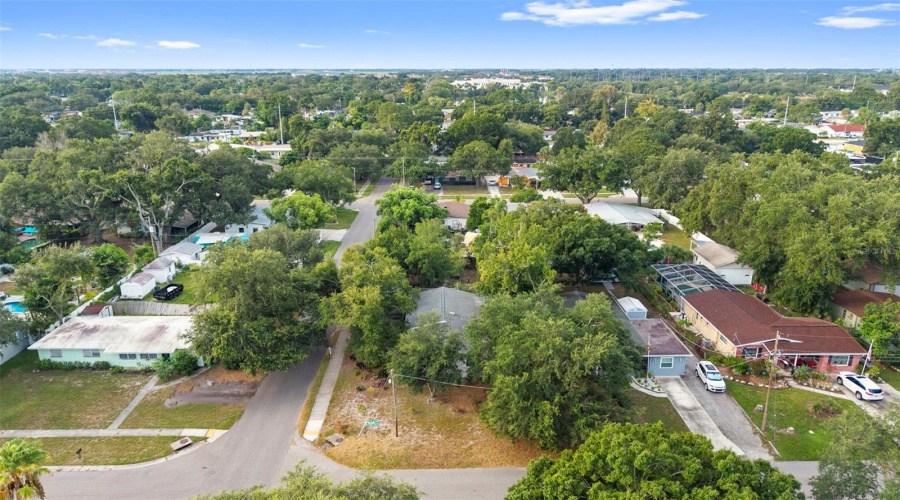 Tampa, Florida 33616, 3 Bedroom Bedrooms, ,1 Bathroombathrooms,Residential,For Sale,Lois,0,Mfrtb8541746