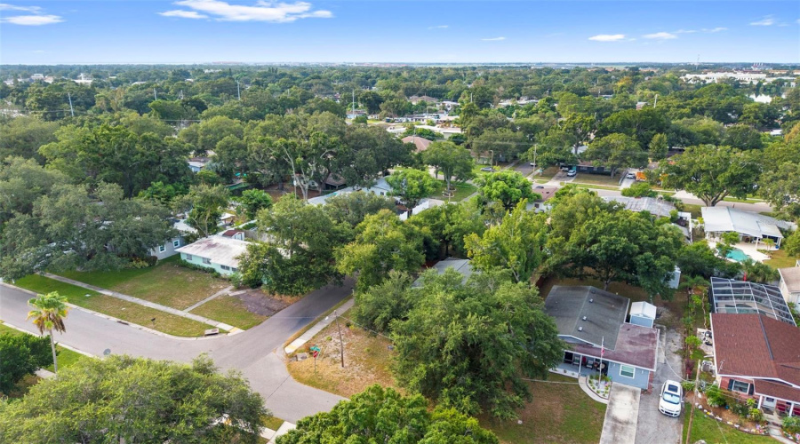 Tampa, Florida 33616, 3 Bedroom Bedrooms, ,1 Bathroombathrooms,Residential,For Sale,Lois,0,Mfrtb8541746