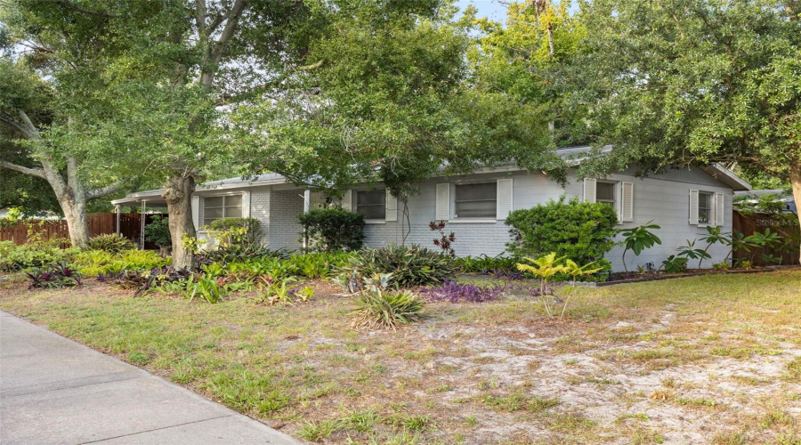 Tampa, Florida 33616, 3 Bedroom Bedrooms, ,1 Bathroombathrooms,Residential,For Sale,Lois,0,Mfrtb8541746