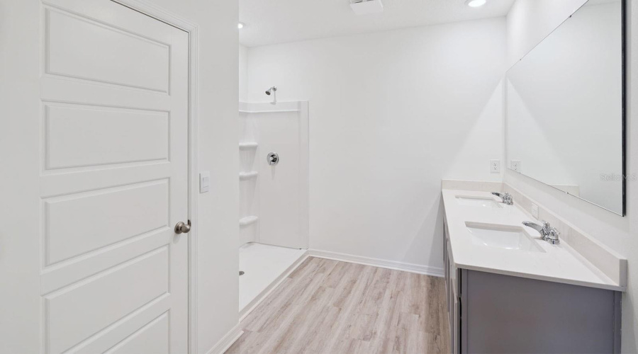 Lakeland, Florida 33810, 3 Bedroom Bedrooms, ,2 Bathroombathrooms,Residential,For Sale,Forrest Fox,0,Mfro6387575