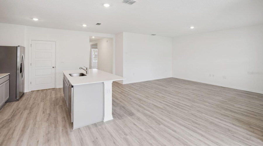 Lakeland, Florida 33810, 3 Bedroom Bedrooms, ,2 Bathroombathrooms,Residential,For Sale,Forrest Fox,0,Mfro6387575