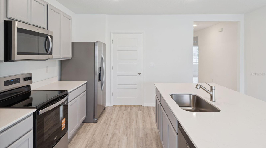 Lakeland, Florida 33810, 3 Bedroom Bedrooms, ,2 Bathroombathrooms,Residential,For Sale,Forrest Fox,0,Mfro6387575