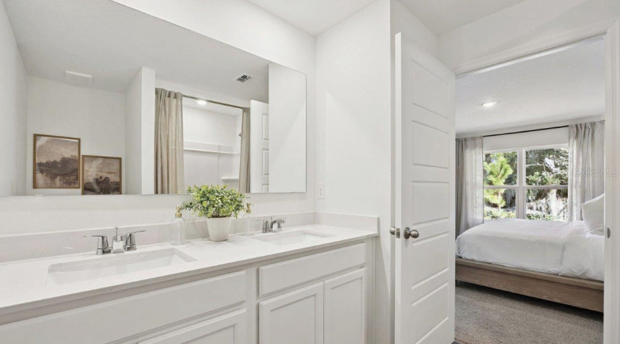 Lakeland, Florida 33810, 3 Bedroom Bedrooms, ,2 Bathroombathrooms,Residential,For Sale,Lake Fox,0,Mfro6418068