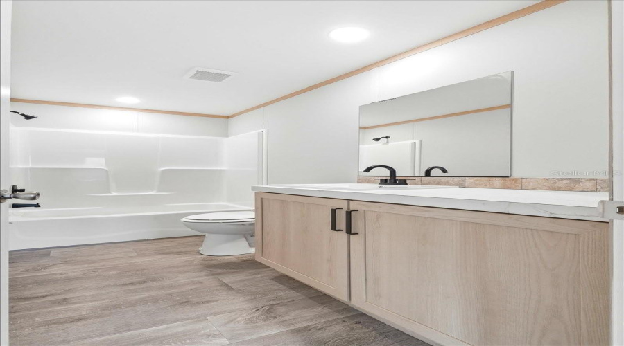 Lake Wales, Florida 33859, 3 Bedroom Bedrooms, ,2 Bathroombathrooms,Residential,For Sale,Crows Bluff,0,Mfrp4936545