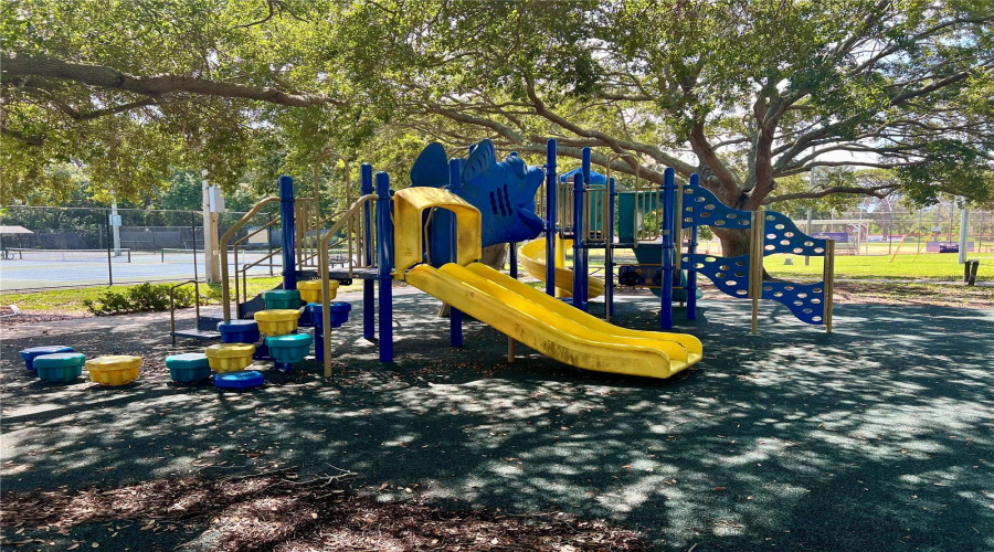 Dunedin, Florida 34698, 3 Bedroom Bedrooms, ,2 Bathroombathrooms,Residential,For Sale,Patricia,0,Mfrtb8541477