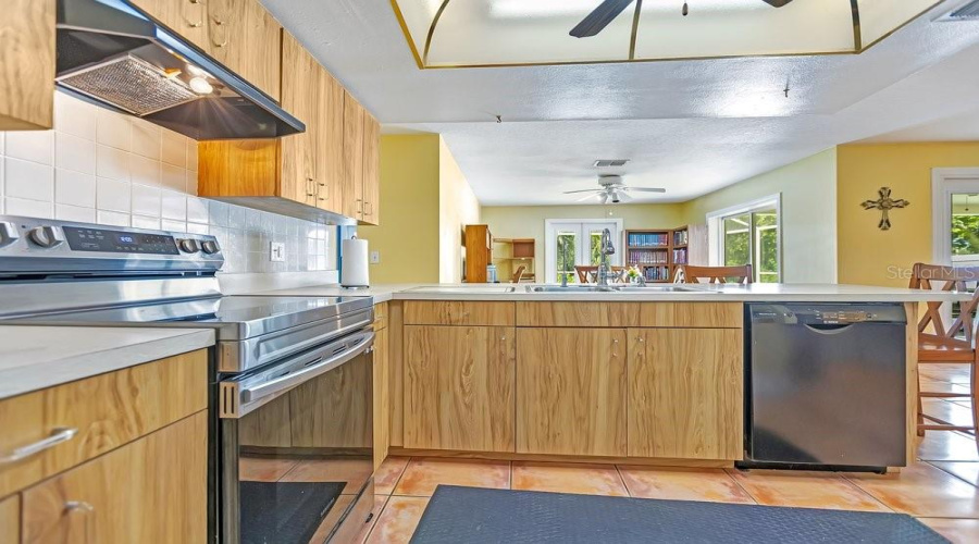 Dunedin, Florida 34698, 3 Bedroom Bedrooms, ,2 Bathroombathrooms,Residential,For Sale,Patricia,0,Mfrtb8541477