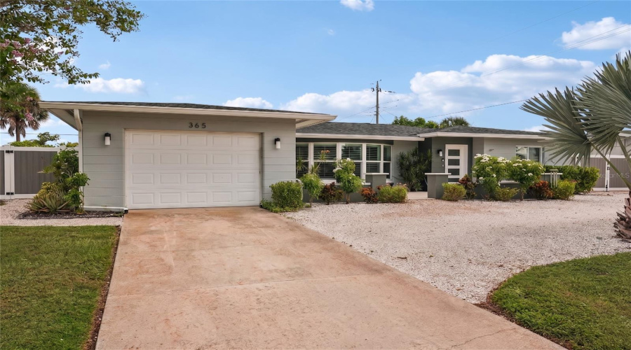 Venice, Florida 34293, 3 Bedroom Bedrooms, ,2 Bathroombathrooms,Residential,For Sale,Shamrock,0,Mfra4702591