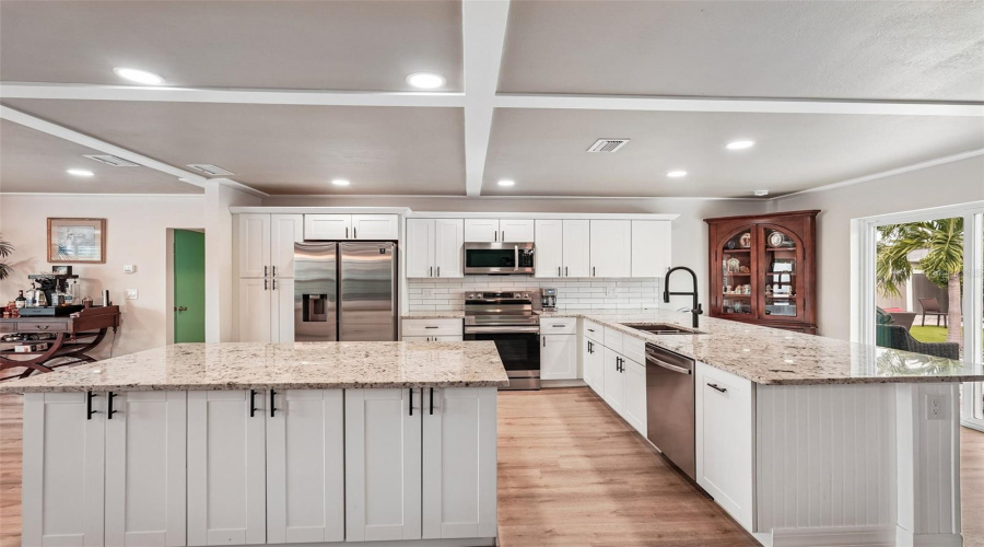 Venice, Florida 34293, 3 Bedroom Bedrooms, ,2 Bathroombathrooms,Residential,For Sale,Shamrock,0,Mfra4702591