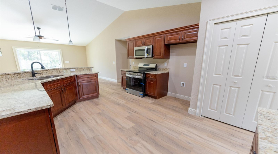 Dunnellon, Florida 34432, 3 Bedroom Bedrooms, ,2 Bathroombathrooms,Residential,For Sale,127Th,0,Mfrom731167