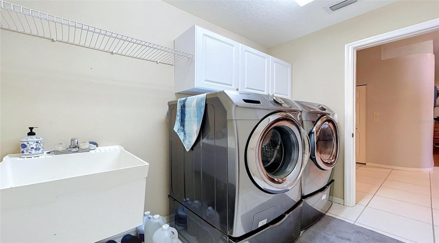 Laundry Sink And Cabinets