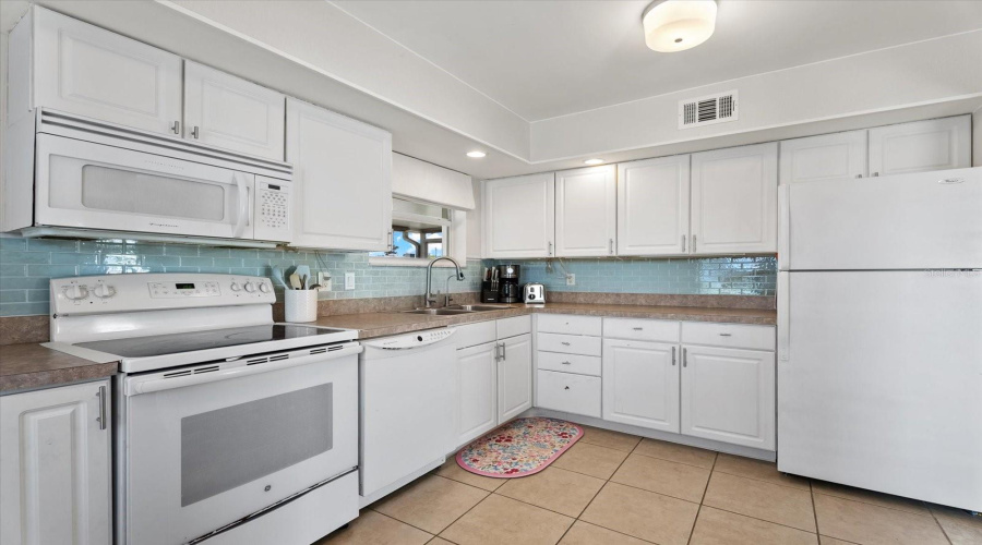 North Port, Florida 34287, 2 Bedroom Bedrooms, ,2 Bathroombathrooms,Residential,For Sale,Jordan,0,Mfrn6145452