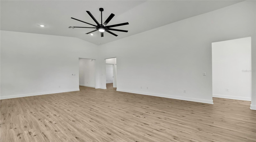 Brooksville, Florida 34613, 4 Bedroom Bedrooms, ,3 Bathroombathrooms,Residential,For Sale,Meadow Swallow,0,Mfro6436946