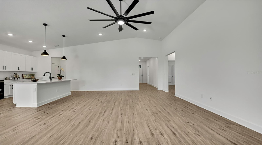 Brooksville, Florida 34613, 4 Bedroom Bedrooms, ,3 Bathroombathrooms,Residential,For Sale,Meadow Swallow,0,Mfro6436946