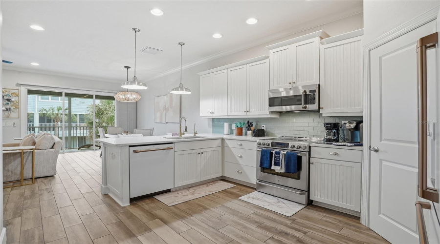 Beautiful Kitchen With Upgraded Appliances.
