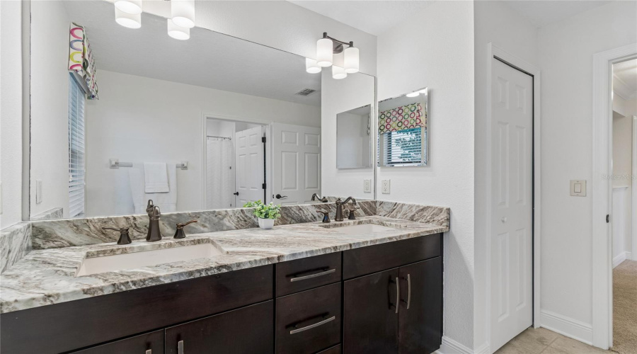 Lutz, Florida 33558, 5 Bedroom Bedrooms, ,4 Bathroombathrooms,Residential,For Sale,Feather Grass Loop,0,Mfrtb8534872