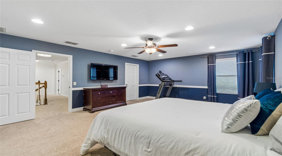 Lutz, Florida 33558, 5 Bedroom Bedrooms, ,4 Bathroombathrooms,Residential,For Sale,Feather Grass Loop,0,Mfrtb8534872