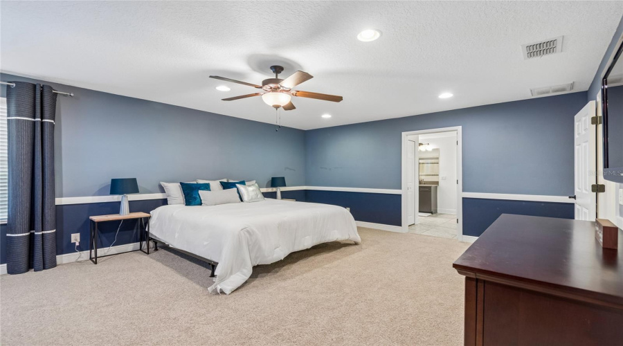 Lutz, Florida 33558, 5 Bedroom Bedrooms, ,4 Bathroombathrooms,Residential,For Sale,Feather Grass Loop,0,Mfrtb8534872