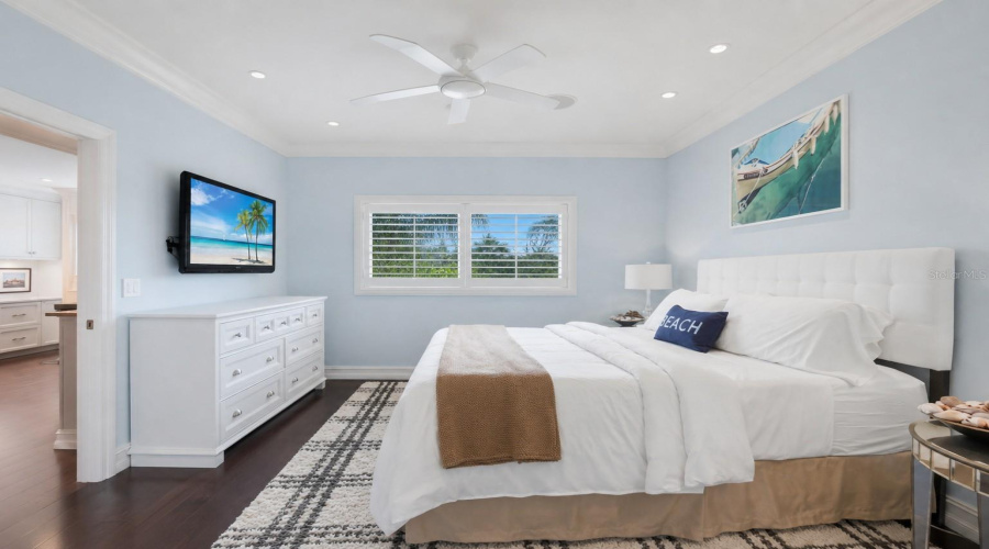King-Size Bed, Flat Screen Included
