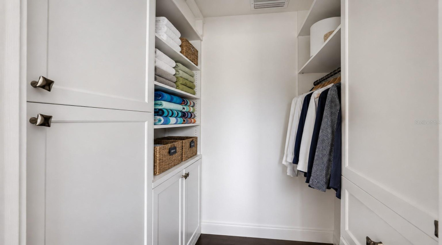 Guest En-Suite Walk-In Closet