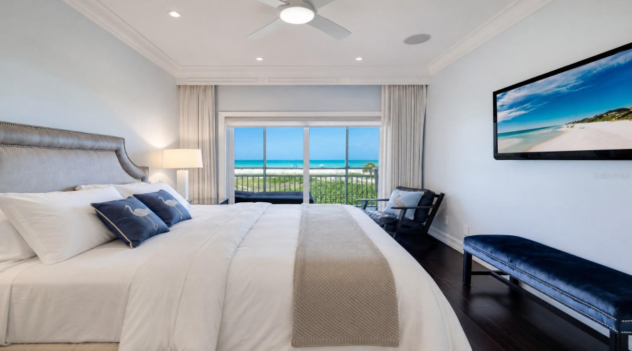 King-Size Bed