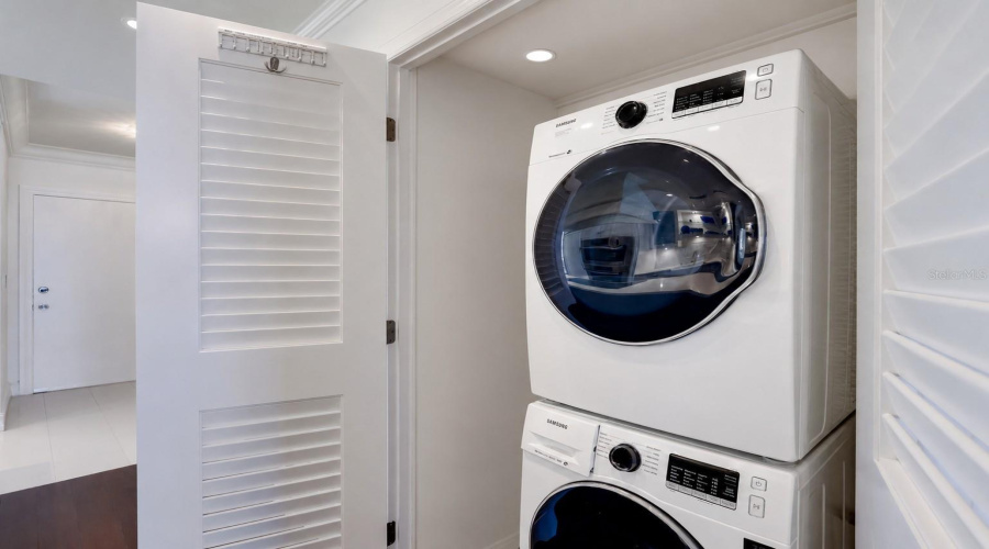 Convenient In-Unit He Laundry