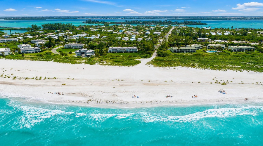 Expansive Beach