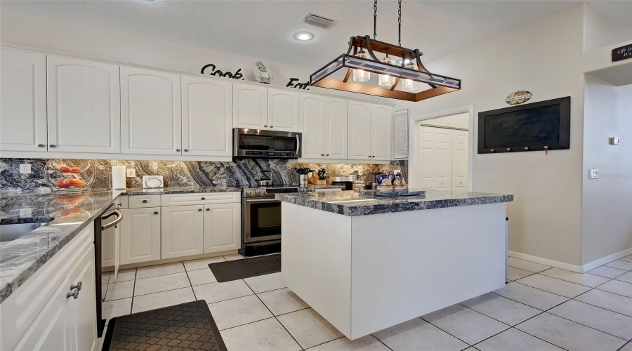 Venice, Florida 34292, 4 Bedroom Bedrooms, ,3 Bathroombathrooms,Residential,For Sale,Wild Pine,0,Mfrn6144613
