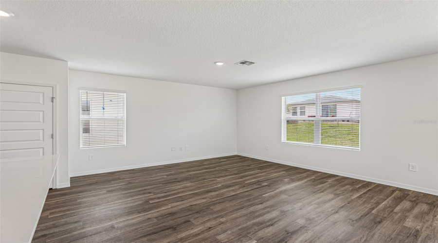 Lakeland, Florida 33810, 4 Bedroom Bedrooms, ,2 Bathroombathrooms,Residential,For Sale,Forrest Fox,0,Mfro6425801